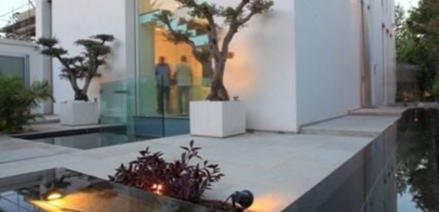 להשכרה וילה מדהימה 9 חדרים בהרצליה פיתוח