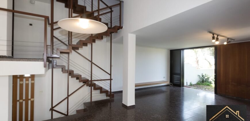 למכירה בהרצליה ב' קוטג' דו משפחתי 6 חדרים