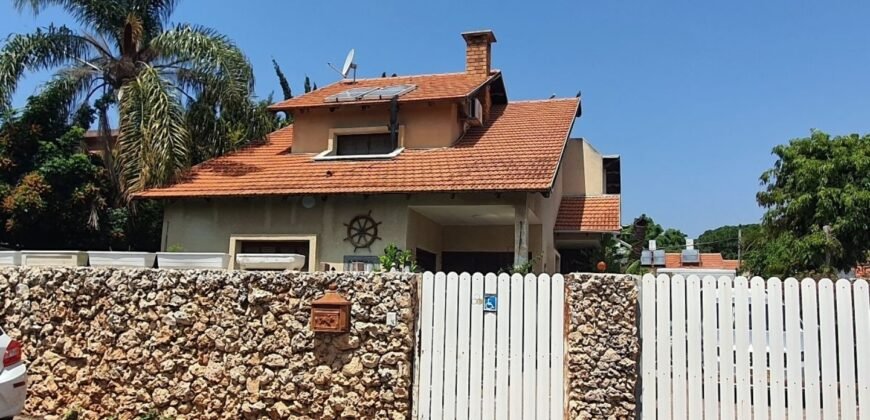 למכירה בנוף ים הרצליה בית בודד 6 חדרים על מגרש 538 מטר