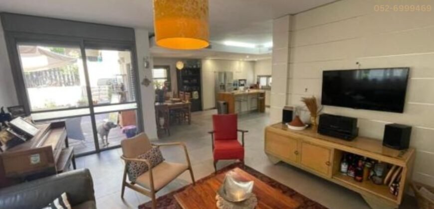 למכירה קוטג' דו משפחתי 6 חדרים בנווה אמירים הרצליה